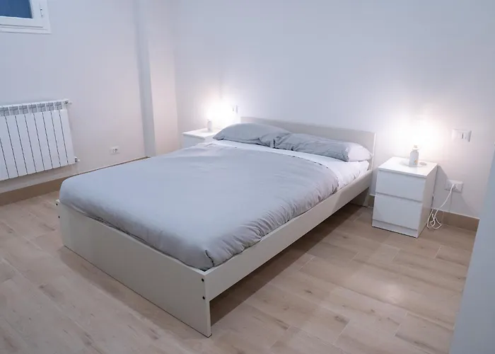 Vatican 4 Bedroom With Private Parking דירה רומא